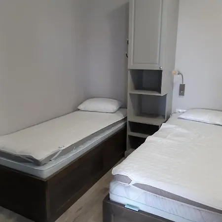 شقة Lizzi. تروغير