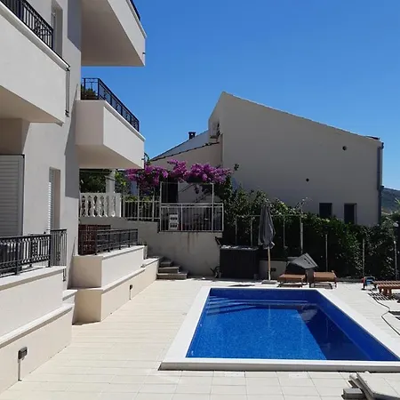 Lizzi. Apartament Trogir