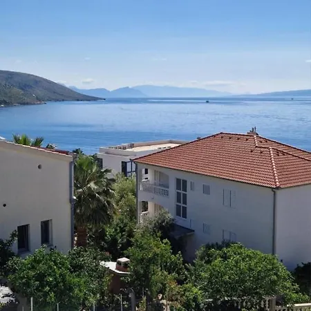 Lizzi. * Trogir