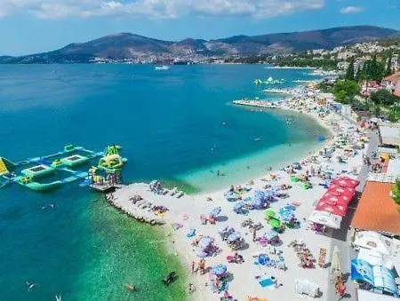 Lizzi. * Trogir
