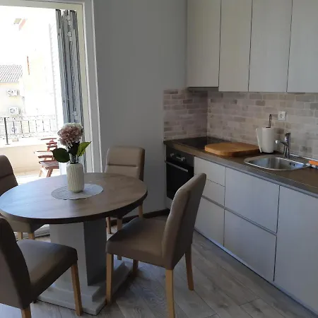 Lizzi. Apartman Trogir