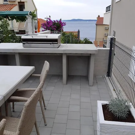 Lizzi. Appartement *