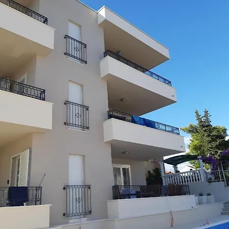 Lizzi. Apartman